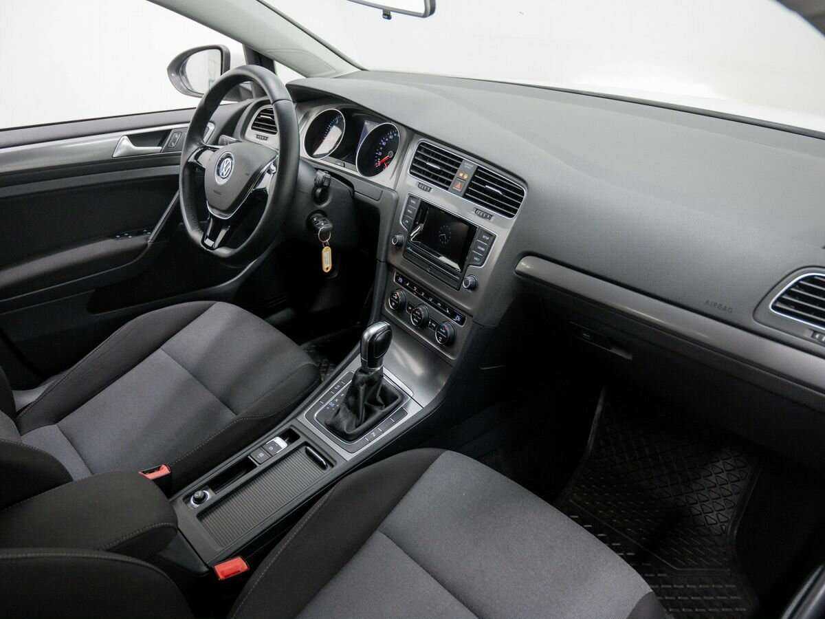 Купить Volkswagen Golf с пробегом. Фото: #6