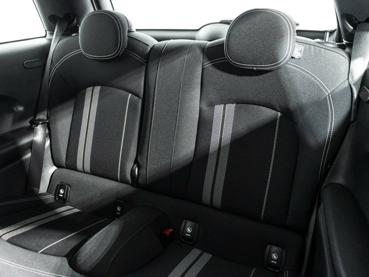 Купить Mini Hatch с пробегом. Фото: #9