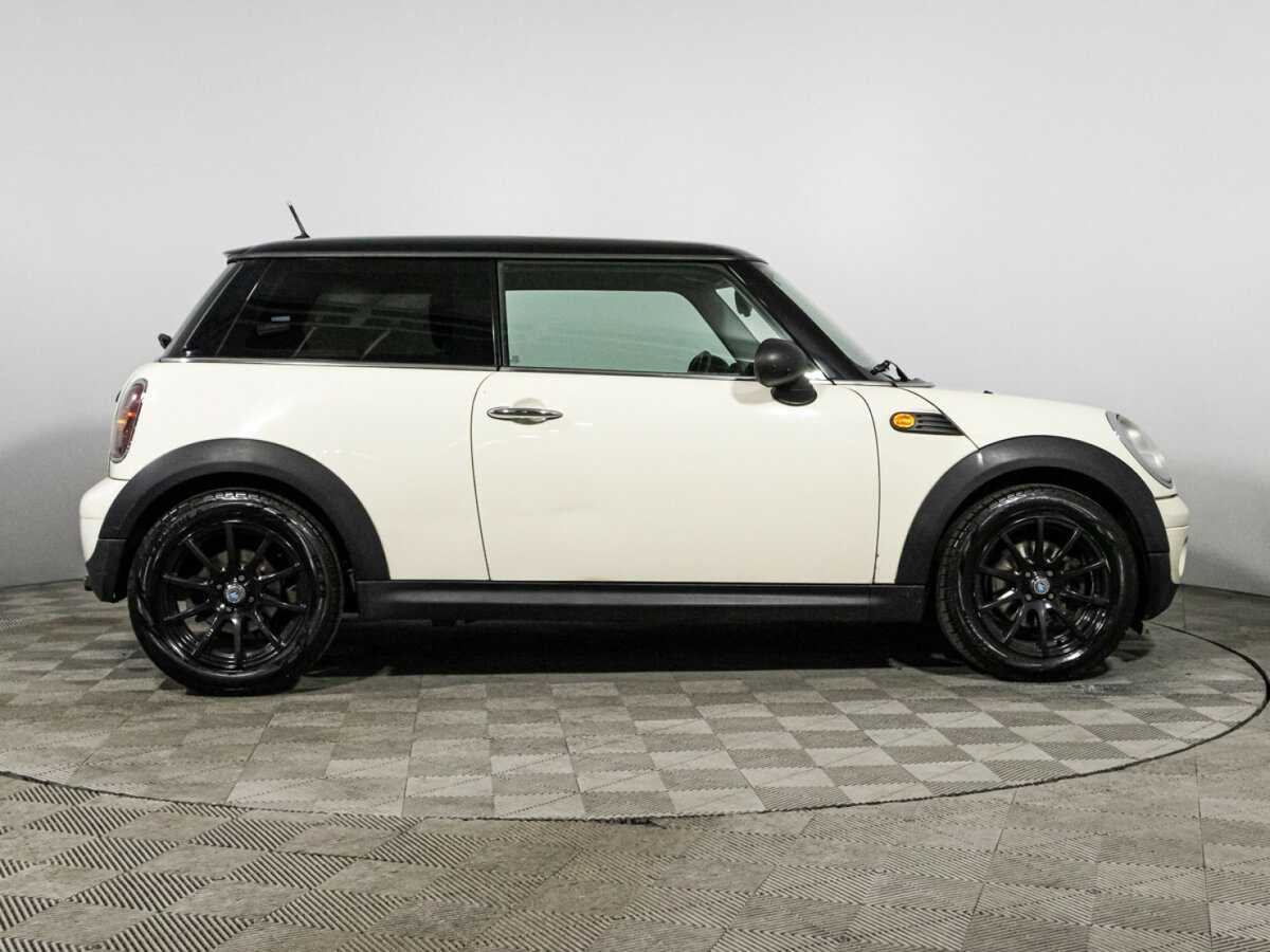 Купить Mini Hatch с пробегом. Фото: #3