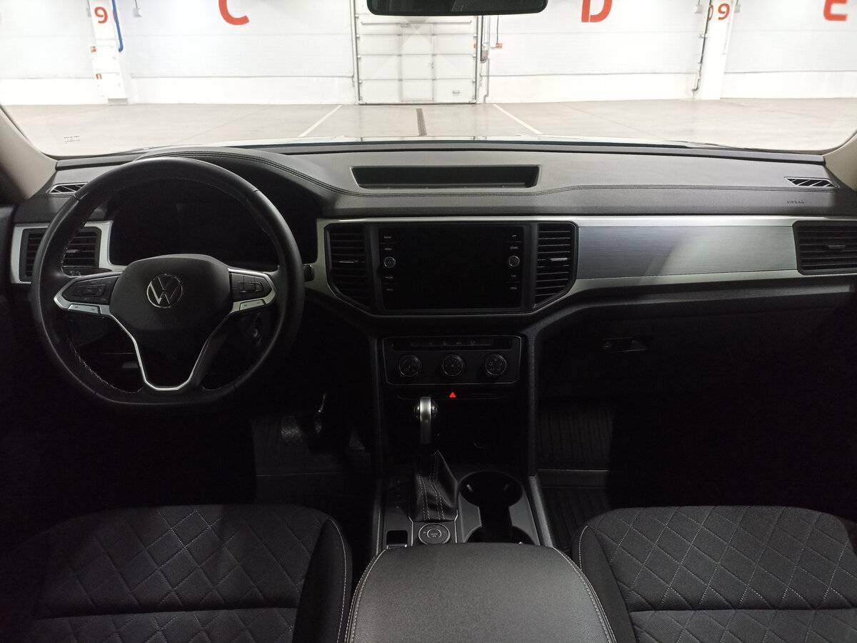 Купить Volkswagen Teramont с пробегом. Фото: #13
