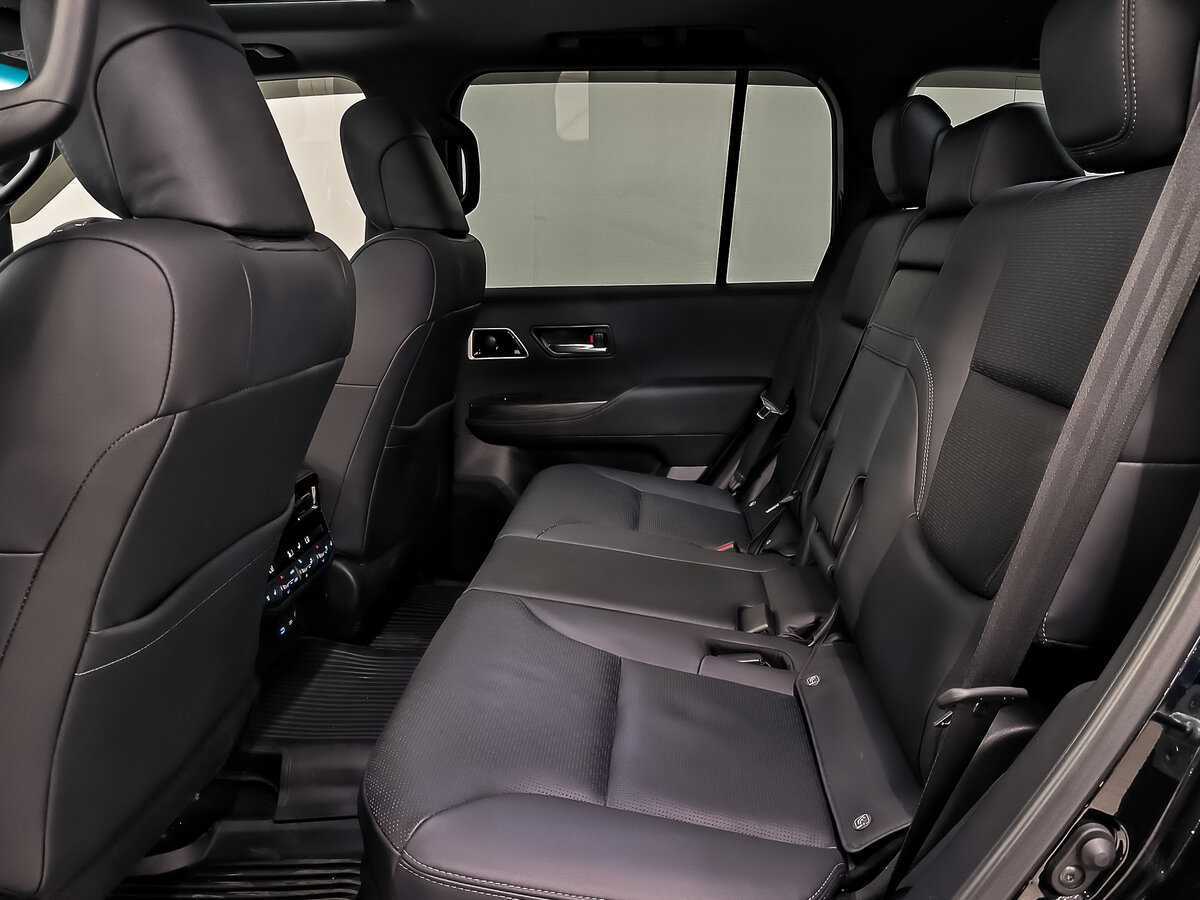 Купить Toyota Land Cruiser с пробегом. Фото: #17