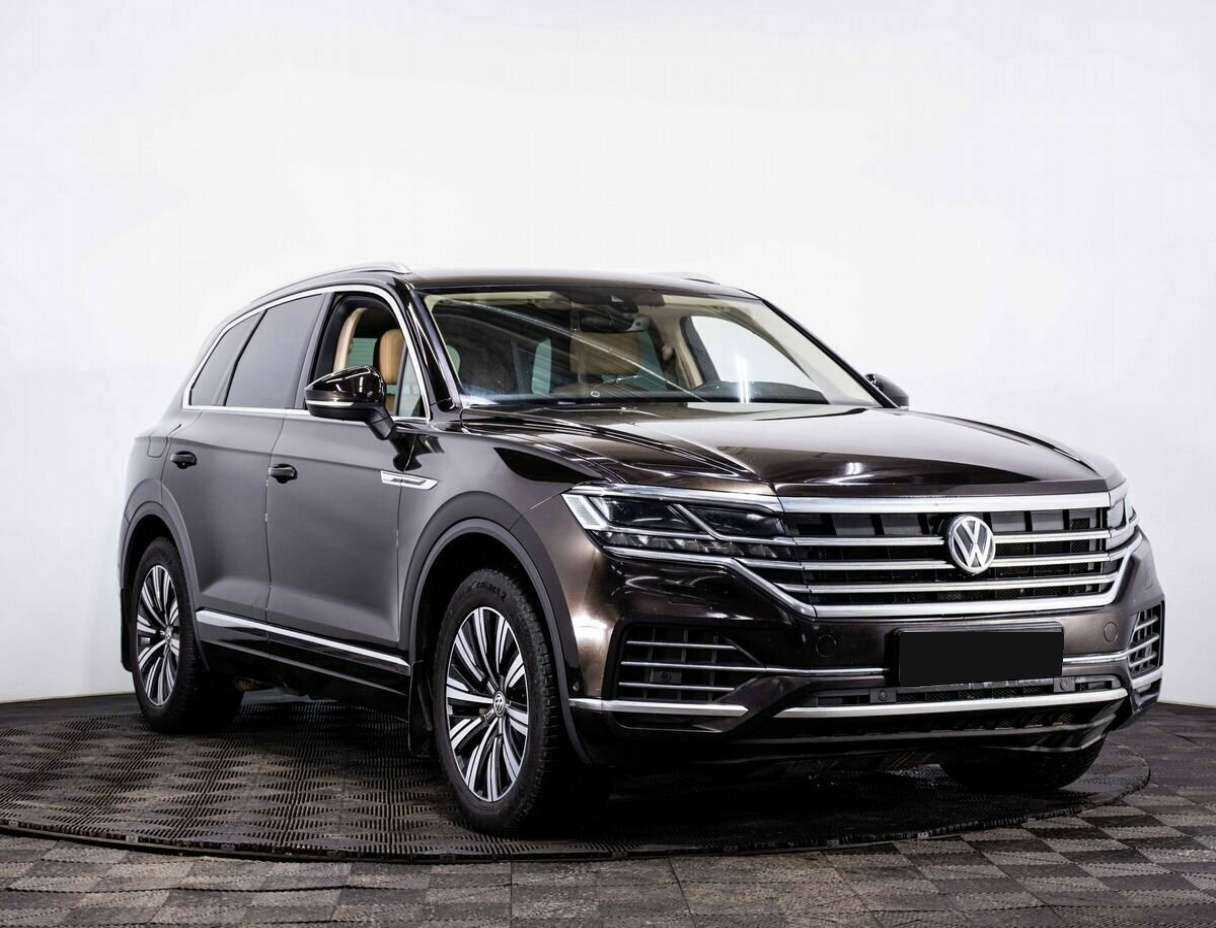 Купить Volkswagen Touareg с пробегом. Фото: #2