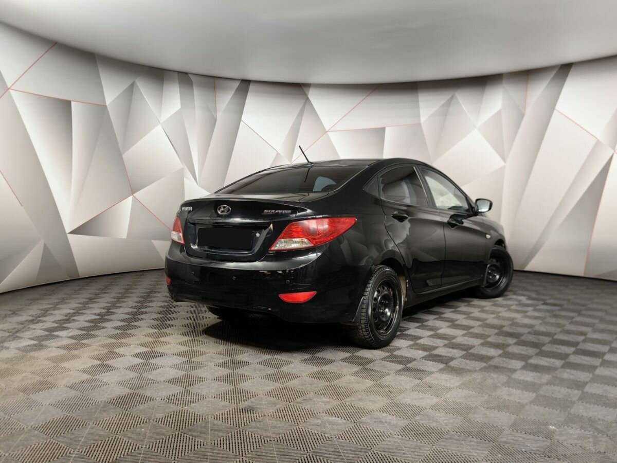 Купить Hyundai Solaris с пробегом. Фото: #1