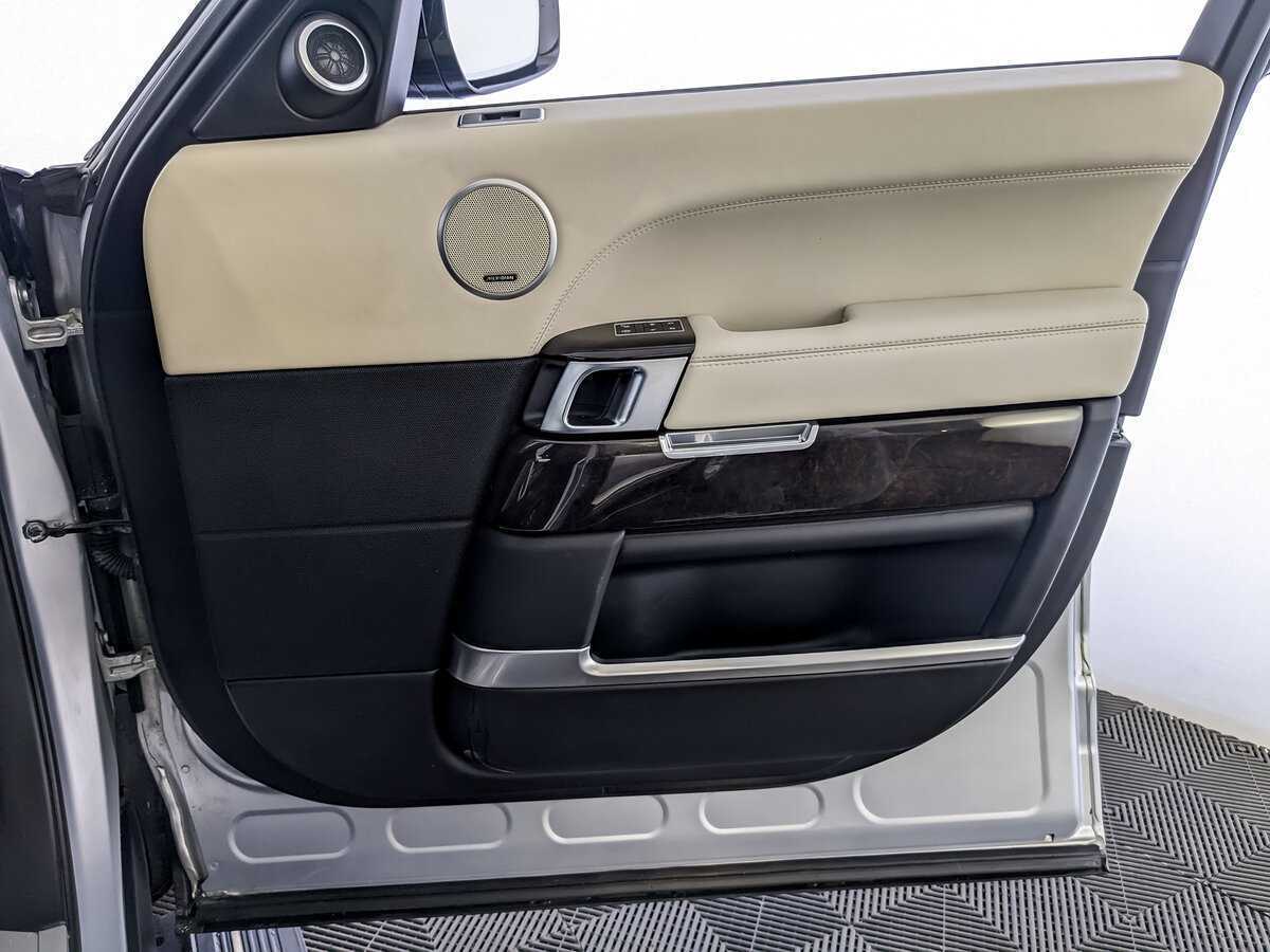Купить Land Rover Range Rover с пробегом. Фото: #21