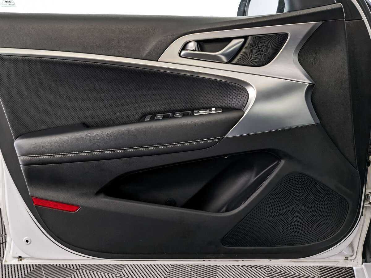 Купить Genesis G70 с пробегом. Фото: #13