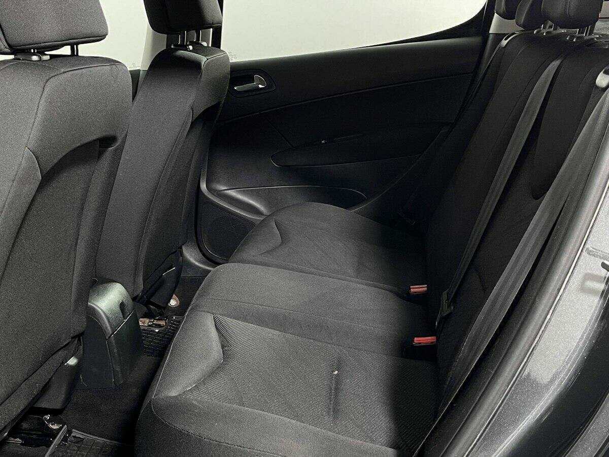 Купить Peugeot 308 с пробегом. Фото: #9