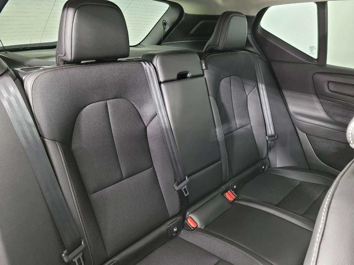Купить Volvo XC40 с пробегом. Фото: #14
