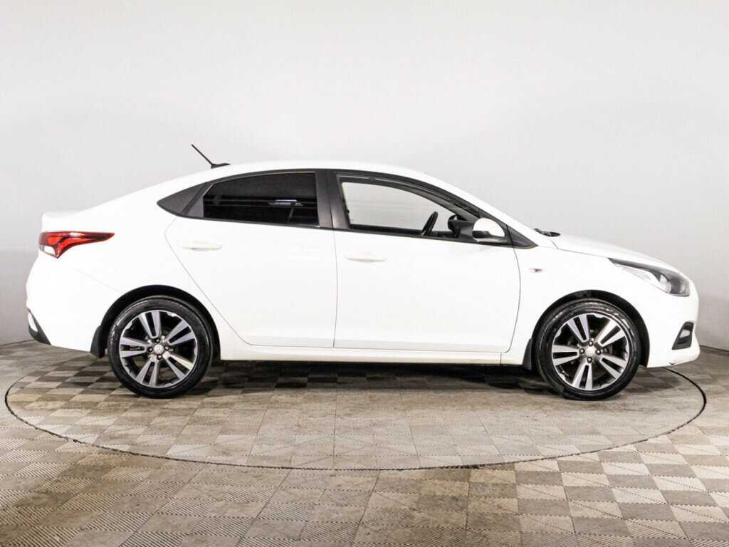 Купить Hyundai Solaris с пробегом. Фото: #3