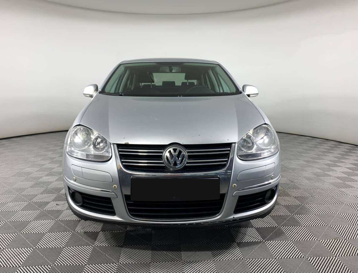 Купить Volkswagen Jetta с пробегом. Фото: #1