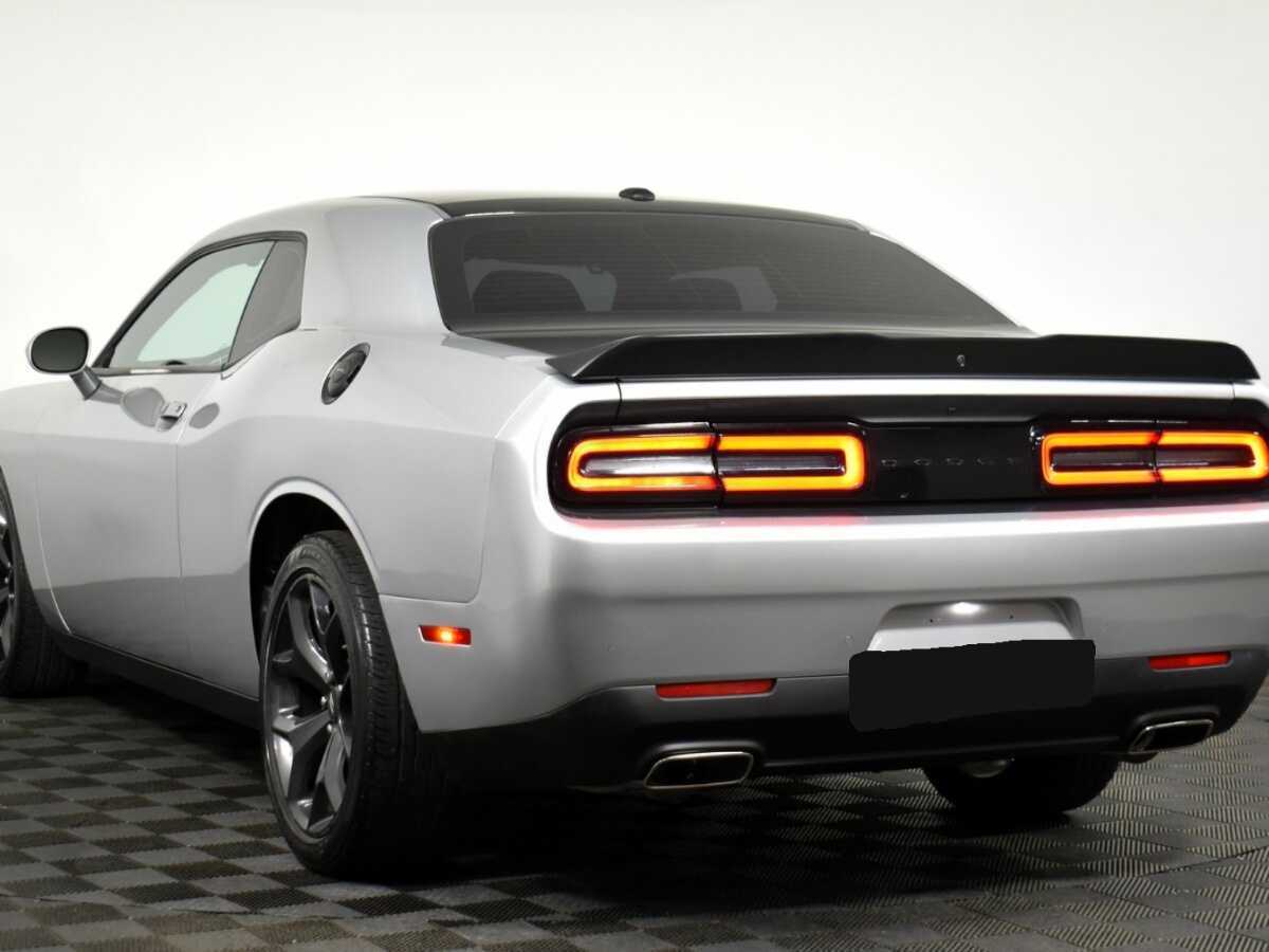 Купить Dodge Challenger с пробегом. Фото: #5