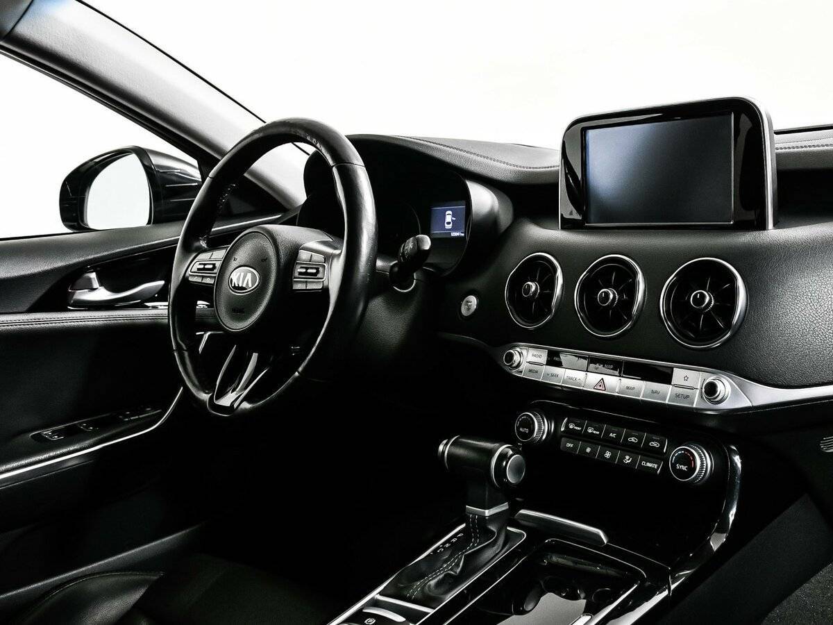 Купить Kia Stinger с пробегом. Фото: #8