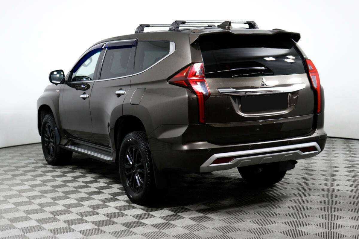 Купить Mitsubishi Montero Sport с пробегом. Фото: #6