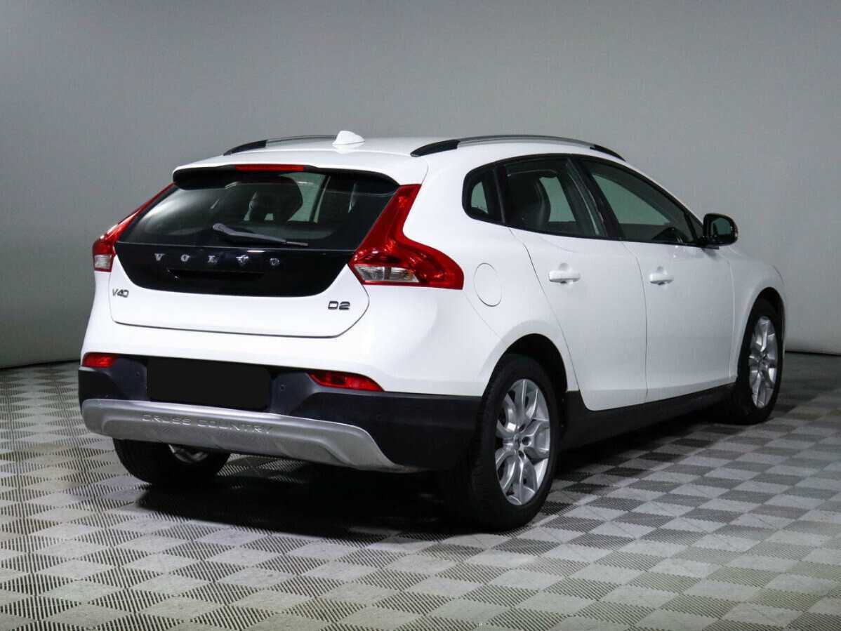 Купить Volvo V40 Cross Country с пробегом. Фото: #3