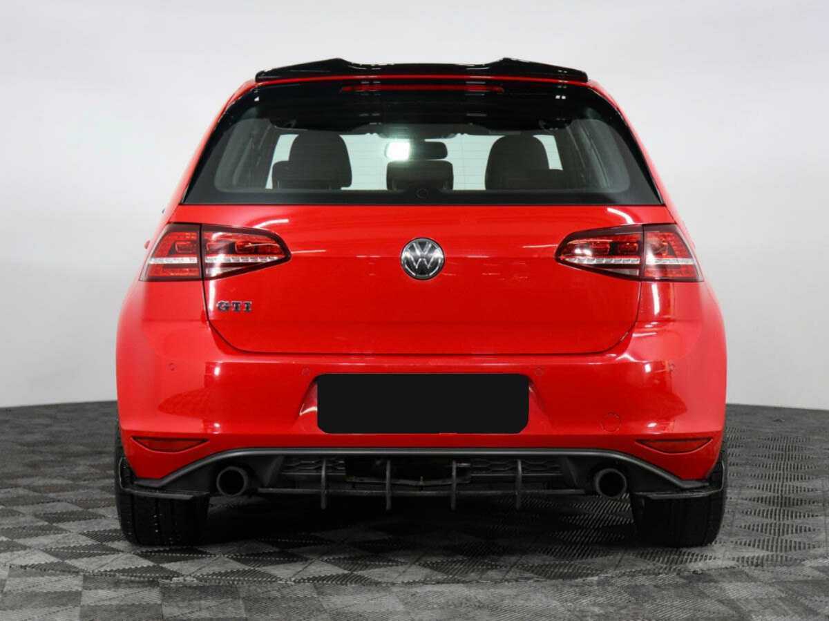 Купить Volkswagen Golf GTI с пробегом. Фото: #4