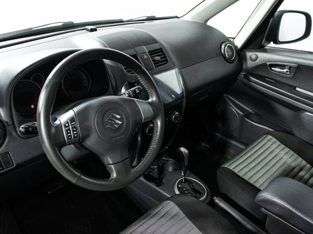Купить Suzuki SX4 с пробегом. Фото: #10