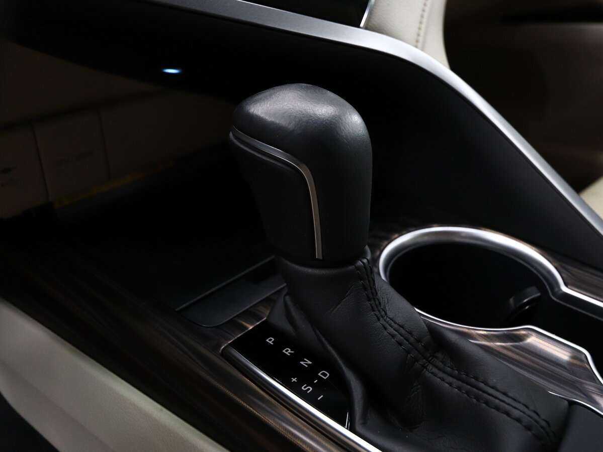 Купить Toyota Camry с пробегом. Фото: #9