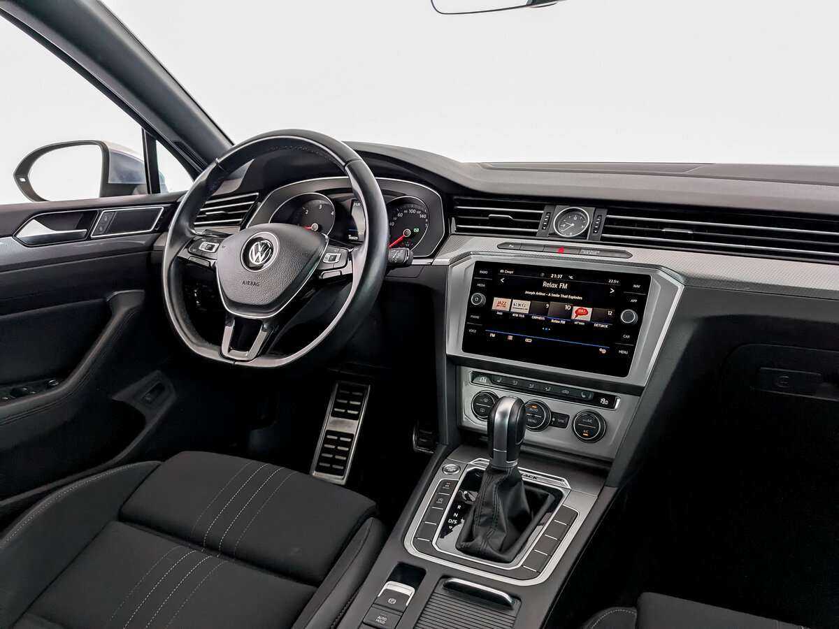 Купить Volkswagen Passat с пробегом. Фото: #28