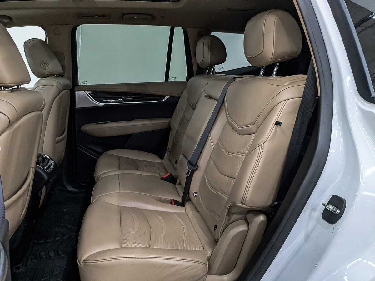 Купить Cadillac XT6 с пробегом. Фото: #15