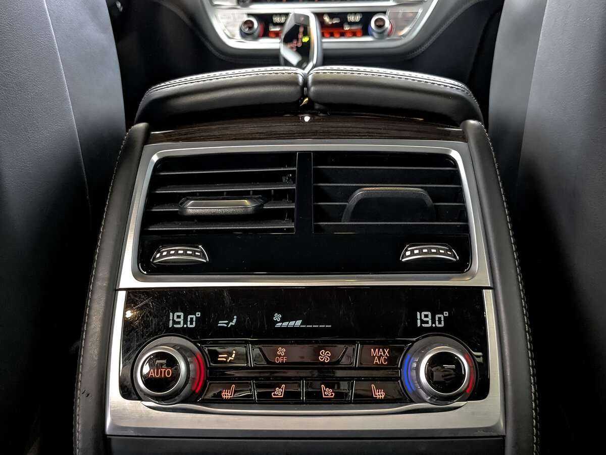 Купить BMW 7 серии с пробегом. Фото: #22