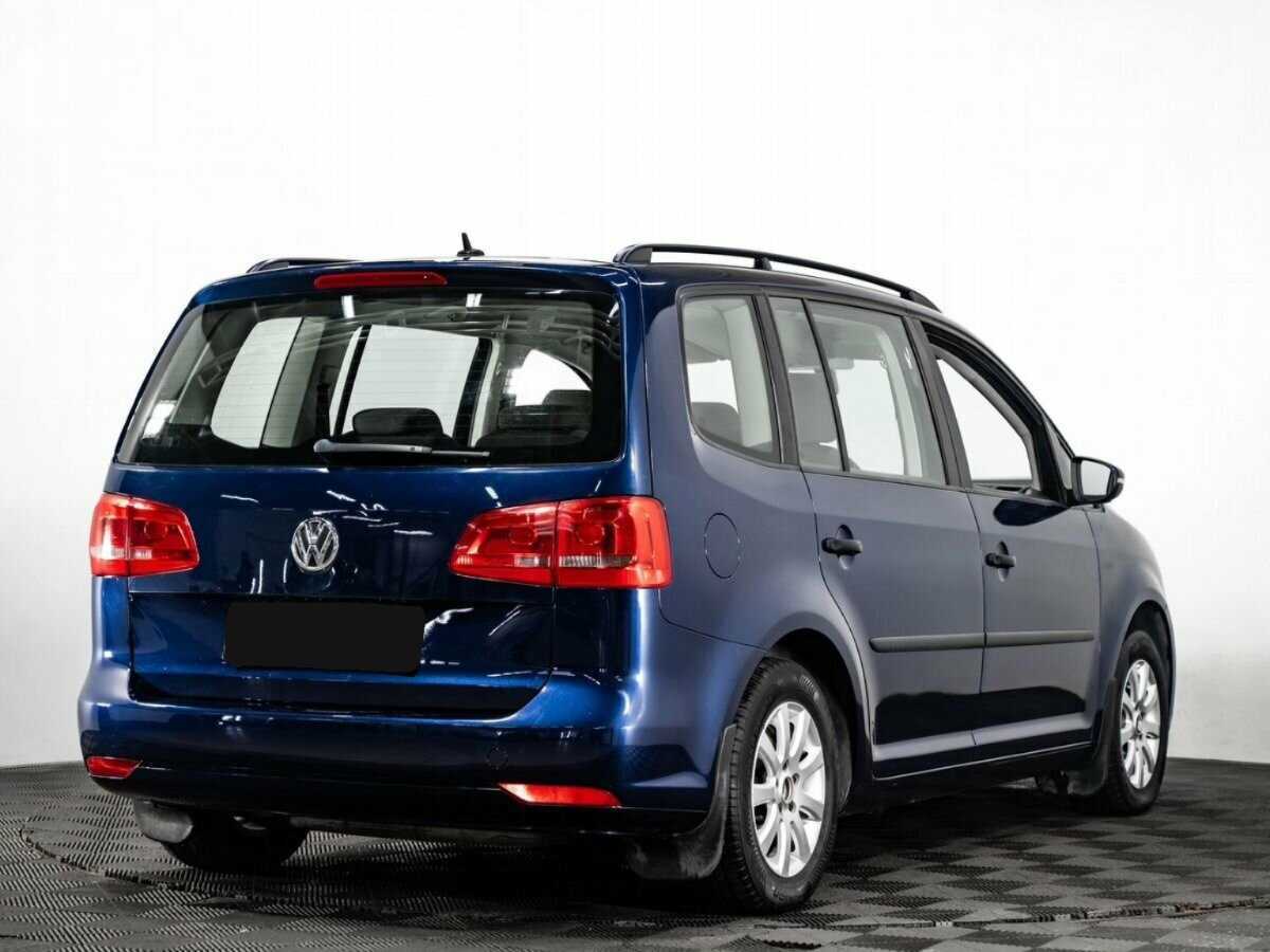 Купить Volkswagen Touran с пробегом. Фото: #3