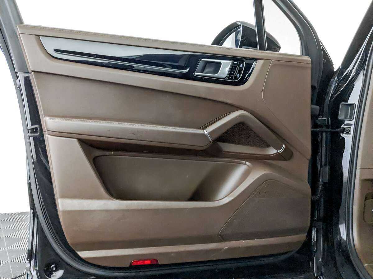 Купить Porsche Cayenne с пробегом. Фото: #11