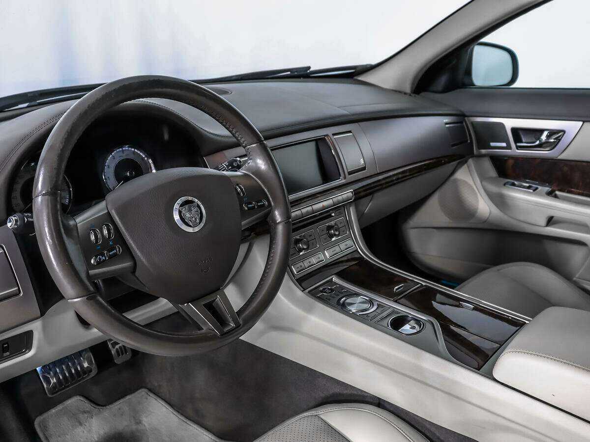 Купить Jaguar XF с пробегом. Фото: #8