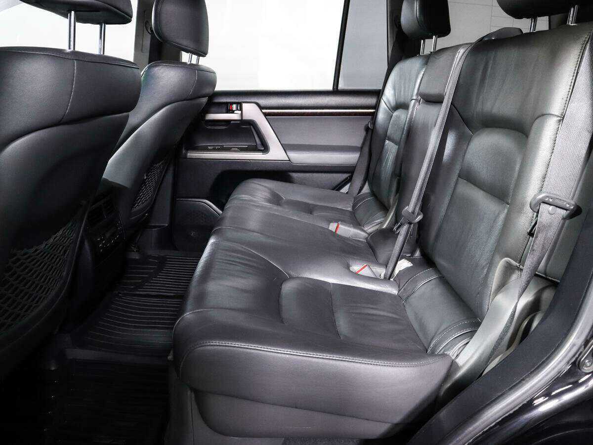 Купить Toyota Land Cruiser с пробегом. Фото: #6