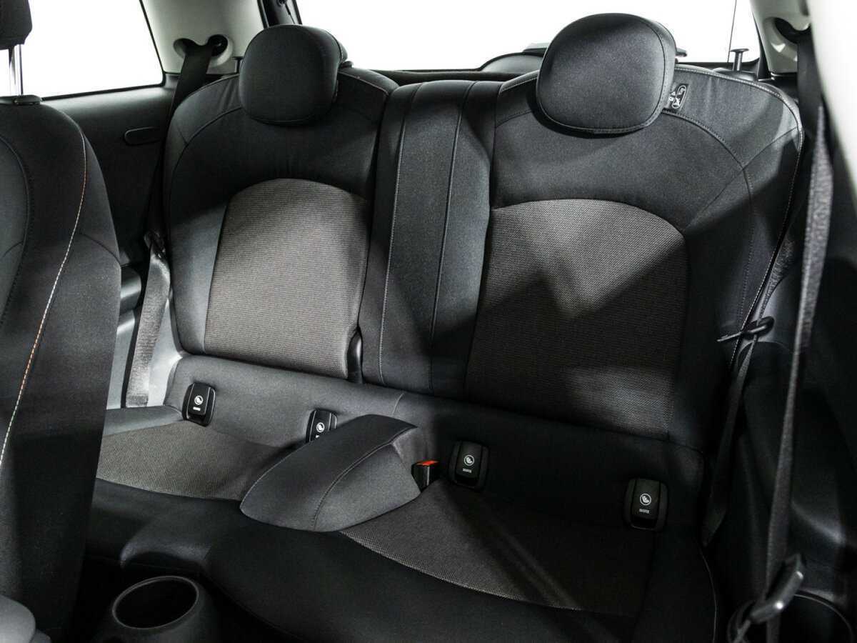 Купить Mini Hatch с пробегом. Фото: #9