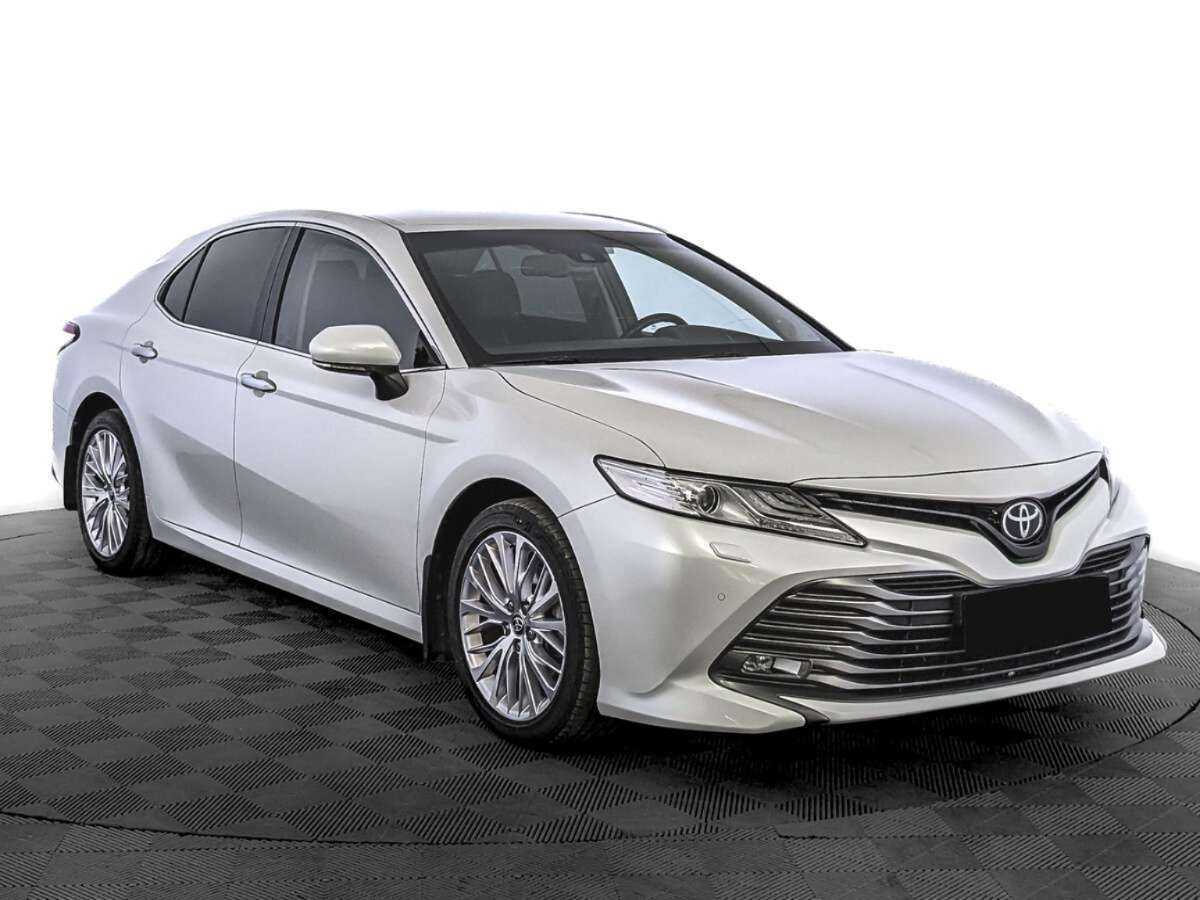 Купить Toyota Camry с пробегом. Фото: #2