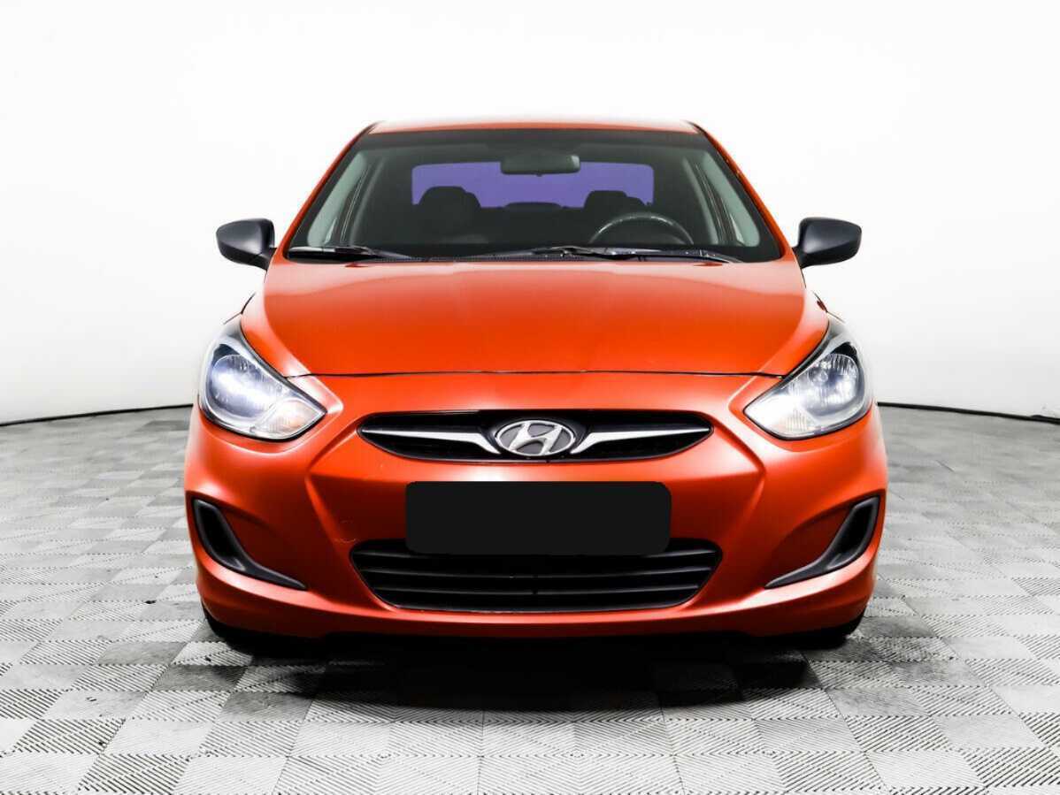 Купить Hyundai Solaris с пробегом. Фото: #1