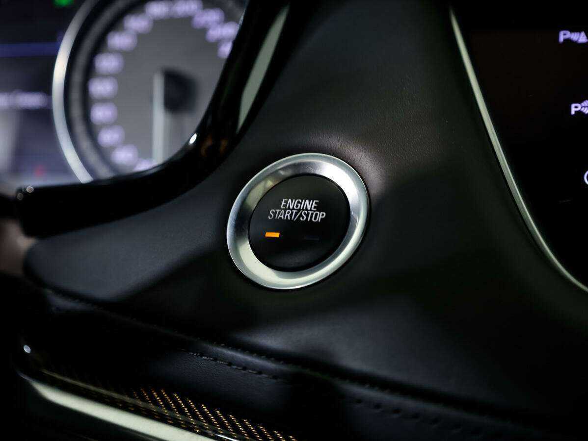 Купить Cadillac XT5 с пробегом. Фото: #17