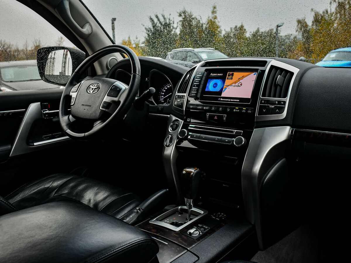 Купить Toyota Land Cruiser с пробегом. Фото: #11