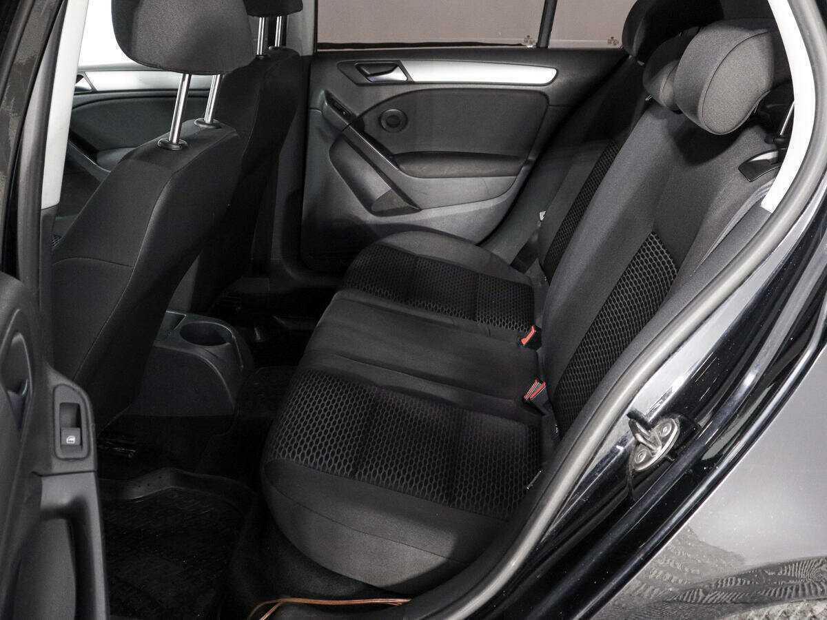 Купить Volkswagen Golf с пробегом. Фото: #8