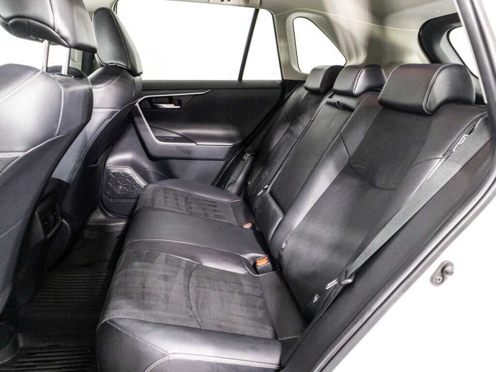Купить Toyota RAV4 с пробегом. Фото: #9