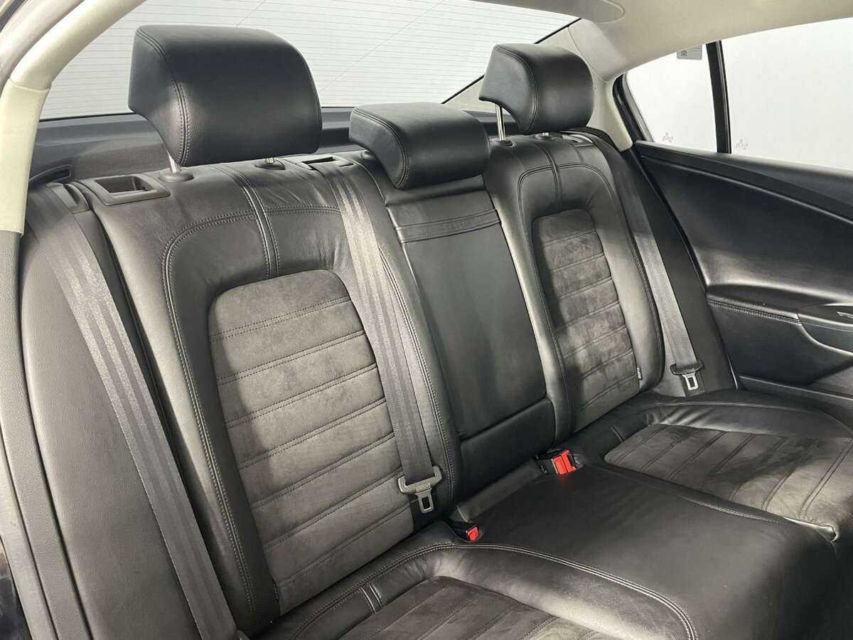 Купить Volkswagen Passat с пробегом. Фото: #14