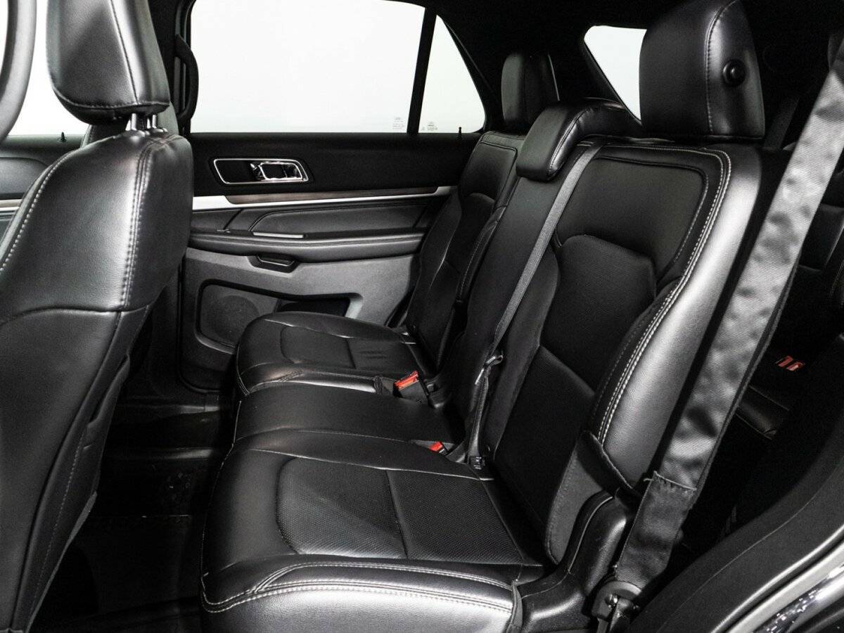 Купить Ford Explorer с пробегом. Фото: #9