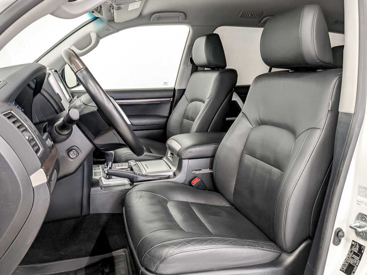Купить Toyota Land Cruiser с пробегом. Фото: #19
