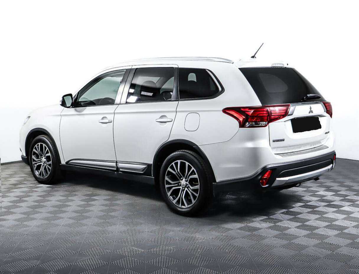 Купить Mitsubishi Outlander с пробегом. Фото: #5
