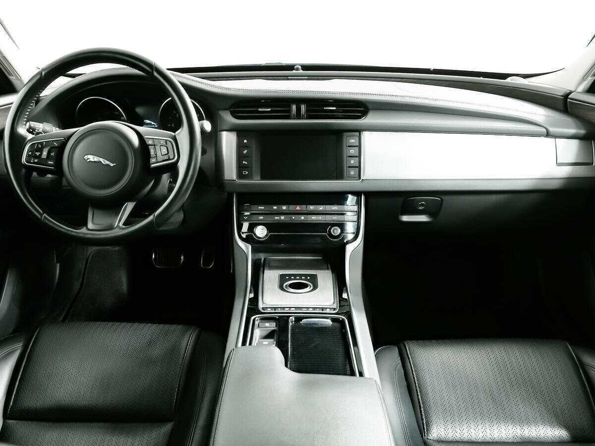 Купить Jaguar XF с пробегом. Фото: #10