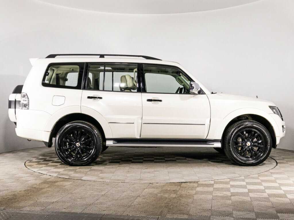 Купить Mitsubishi Pajero с пробегом. Фото: #3