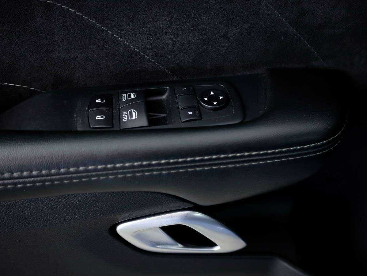 Купить Dodge Challenger с пробегом. Фото: #13