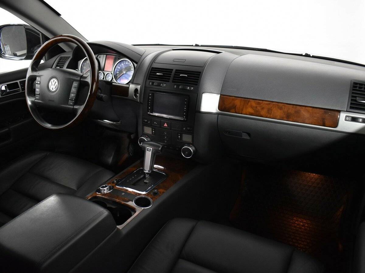 Купить Volkswagen Touareg с пробегом. Фото: #8