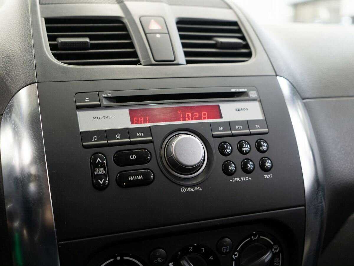 Купить Suzuki SX4 с пробегом. Фото: #11