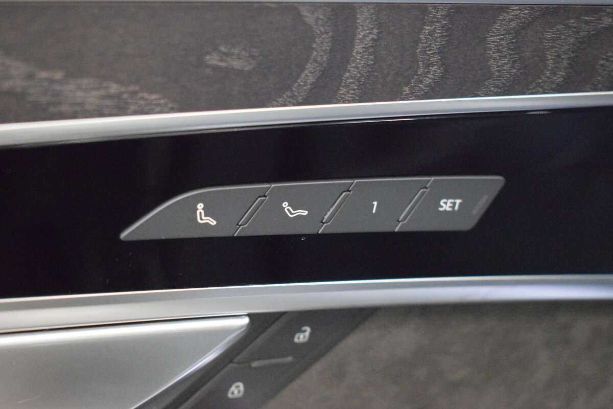 Купить Audi A8 с пробегом. Фото: #12
