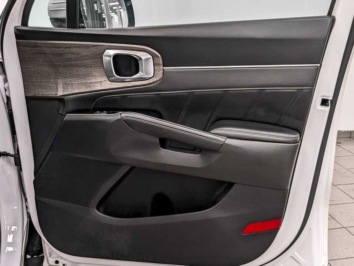 Купить Kia Sorento с пробегом. Фото: #24