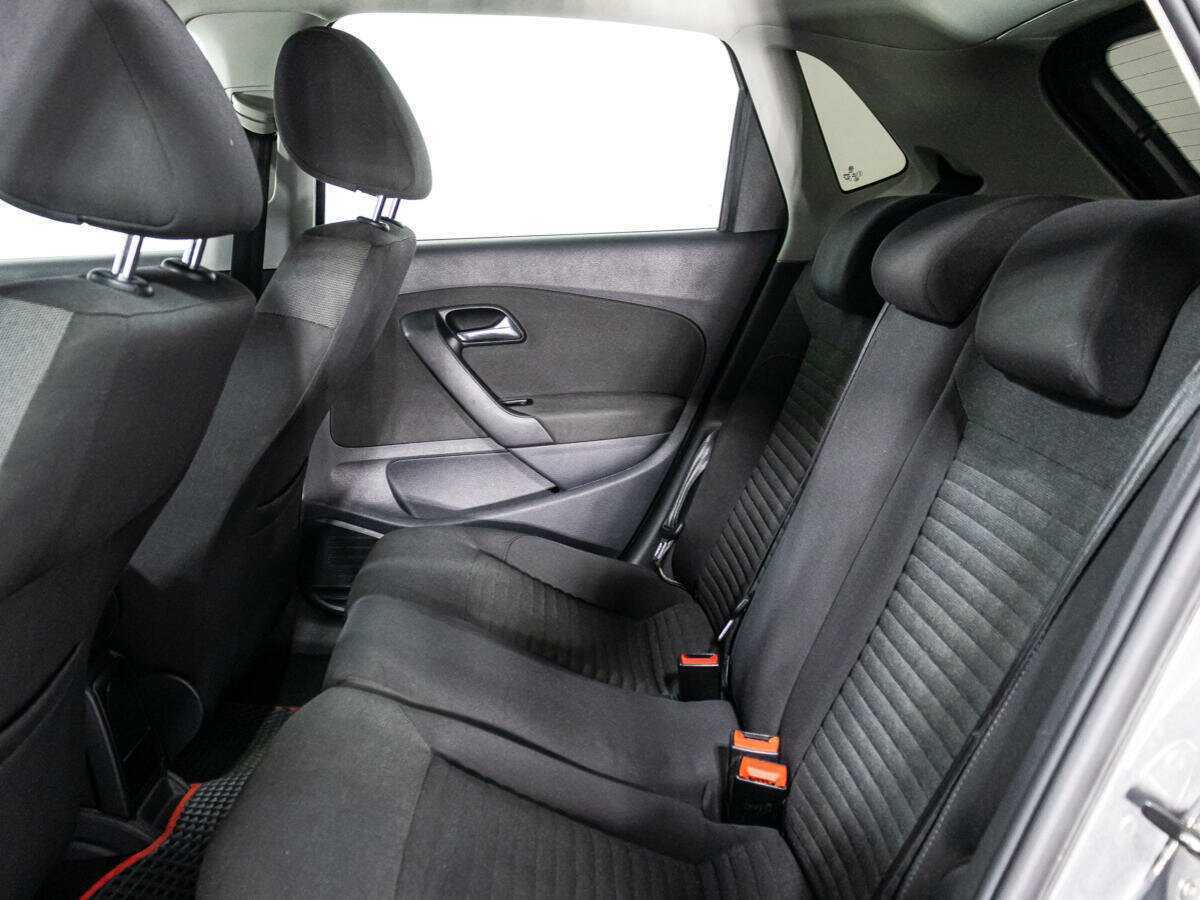Купить Volkswagen Polo с пробегом. Фото: #9