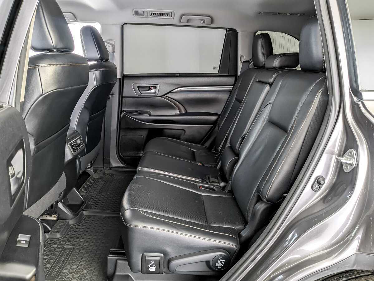 Купить Toyota Highlander с пробегом. Фото: #9