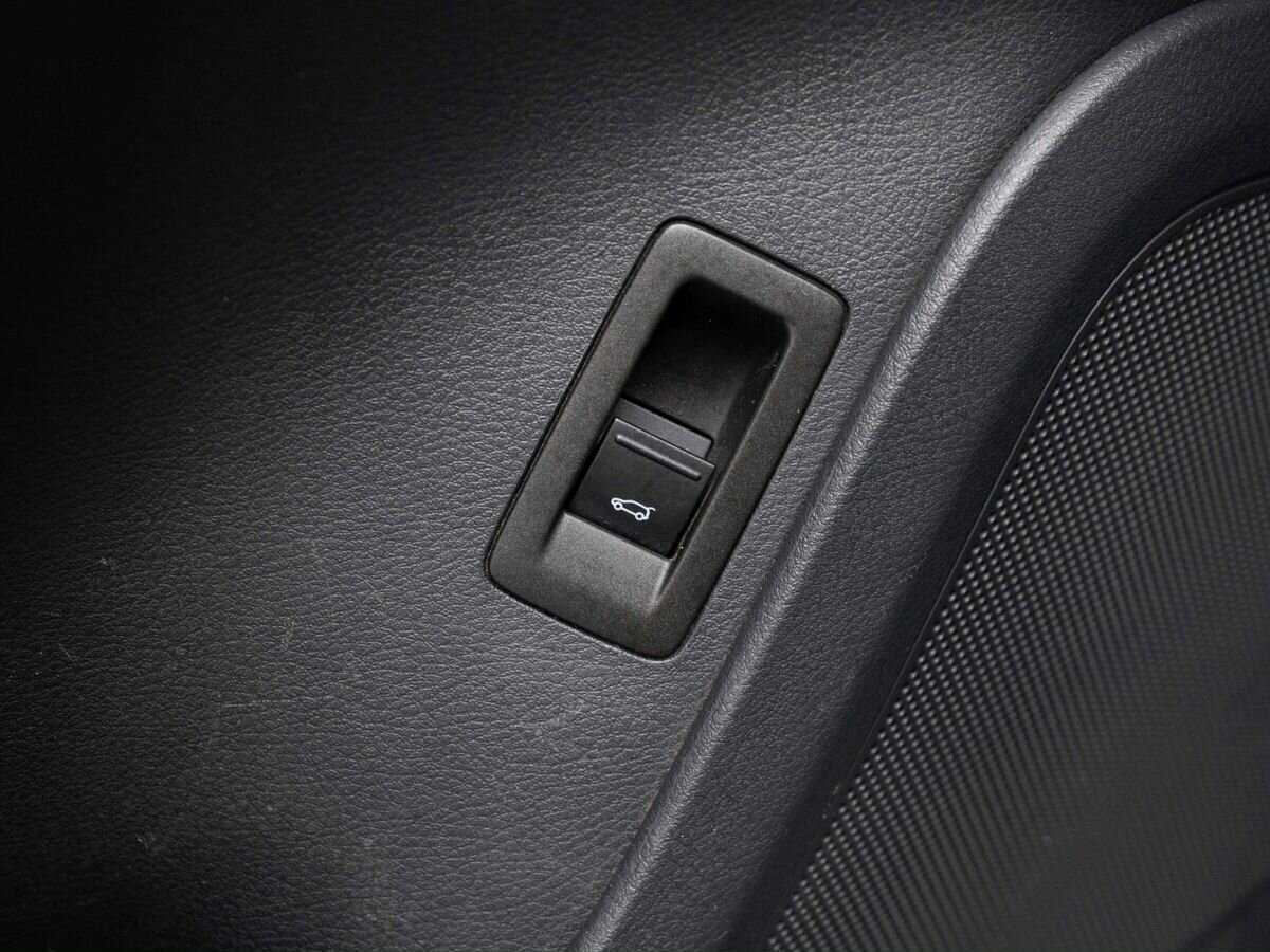 Купить Volkswagen Touareg с пробегом. Фото: #20