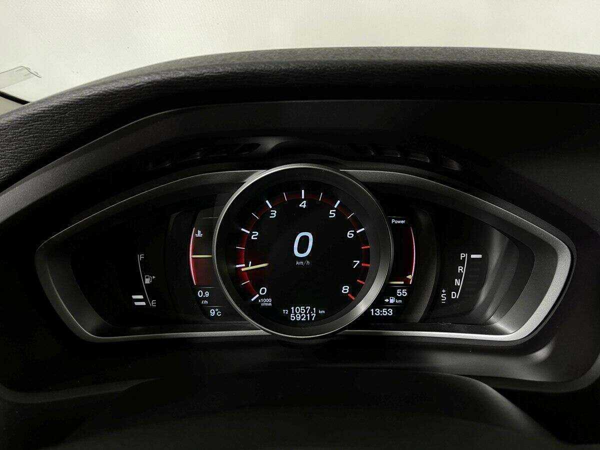 Купить Volvo V40 Cross Country с пробегом. Фото: #10