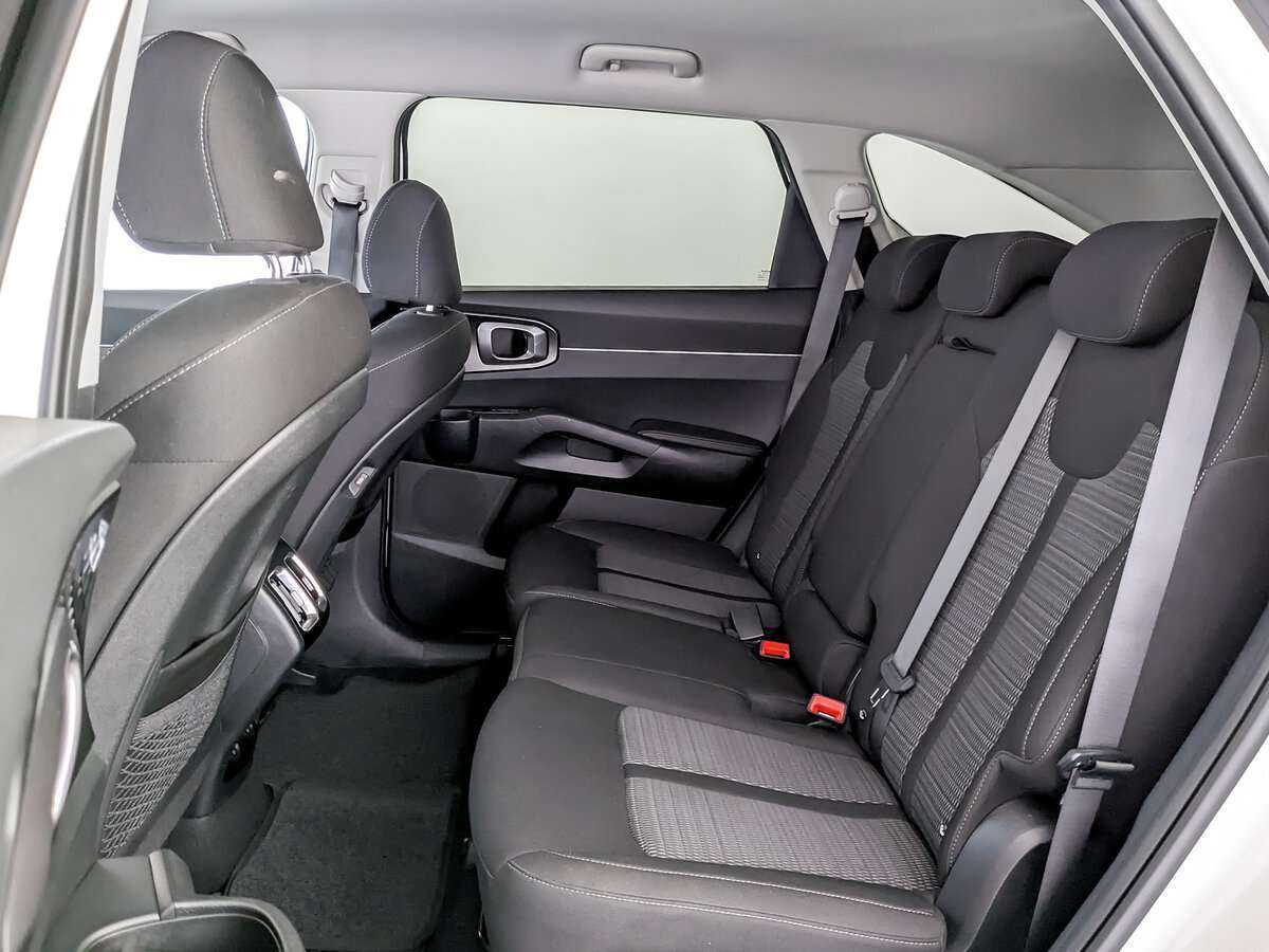 Купить Kia Sorento с пробегом. Фото: #8